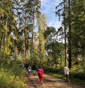 Mehr über den Artikel erfahren Ein unvergesslicher Walderlebnistag der Klasse 3